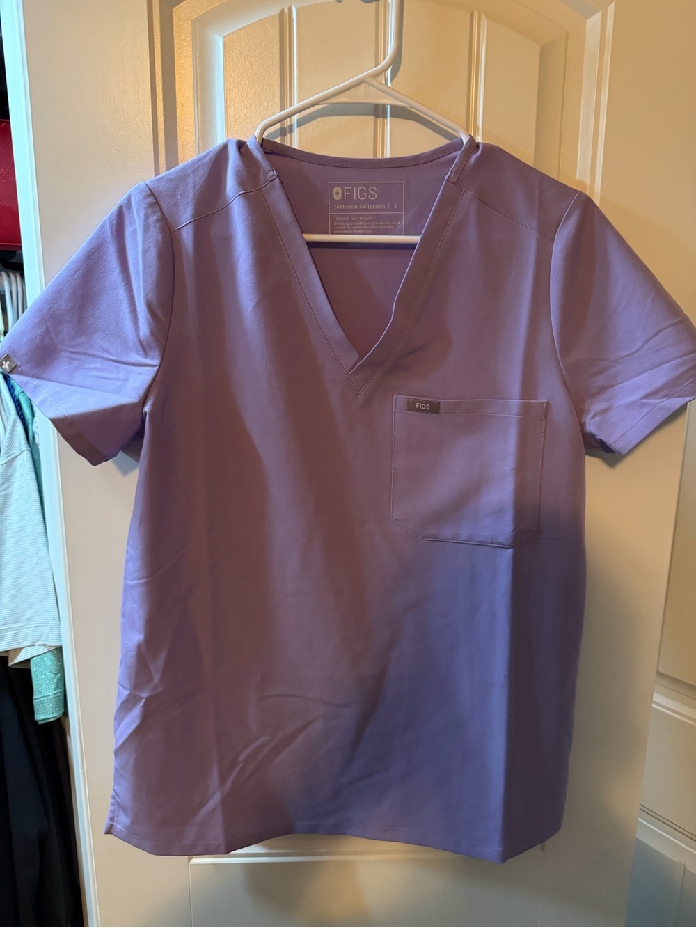 Figs Catarina Scrub Top (Small)  in Lavender Dew & Pants (M/T)